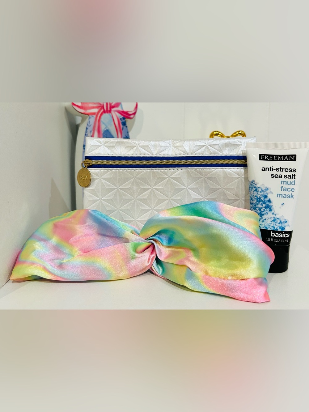 White Textured Cosmetic Bag with Rainbow Satin Headband & Anti Stress Mud Mask